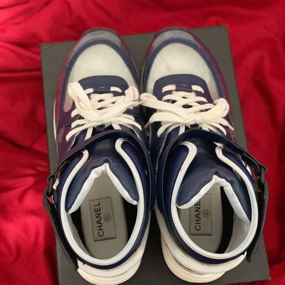 SOLD‼️ Chanel clear/navy blue high top sneakers - Picture 5 of 8